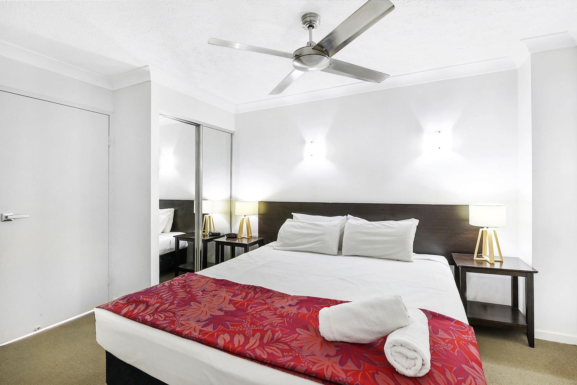 Broadbeach Travel Inn Apartments Гоулд Коуст Екстериор снимка