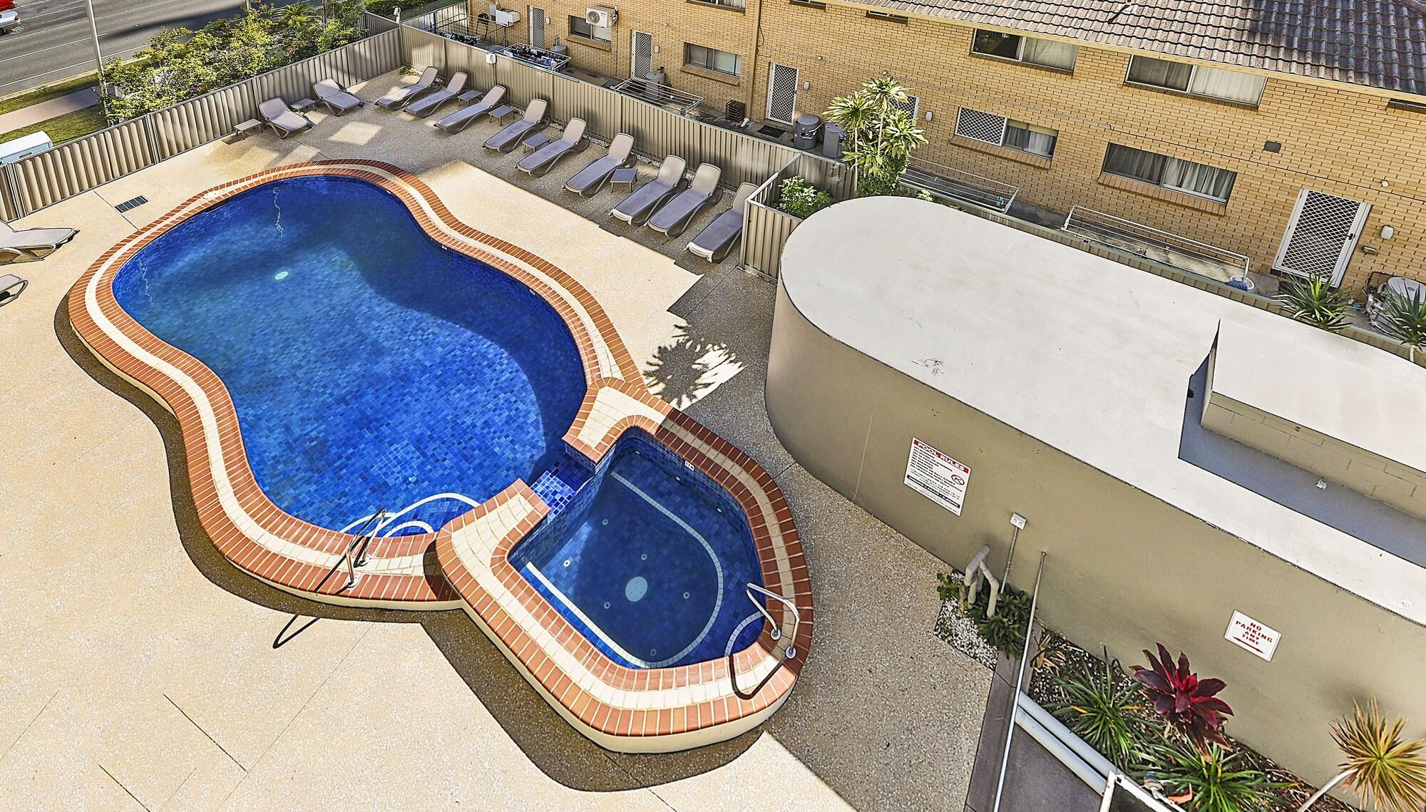 Broadbeach Travel Inn Apartments Гоулд Коуст Екстериор снимка