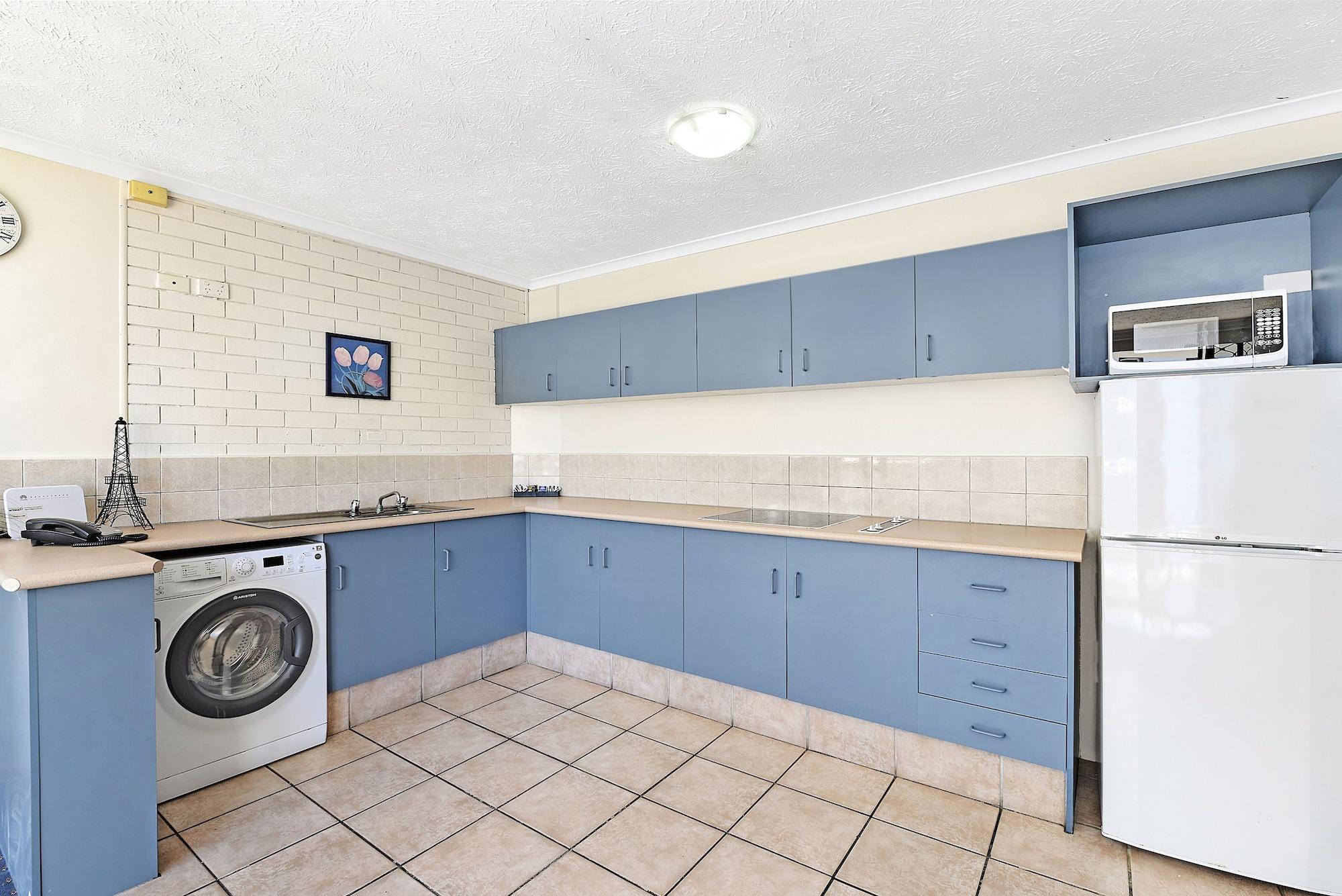 Broadbeach Travel Inn Apartments Гоулд Коуст Екстериор снимка