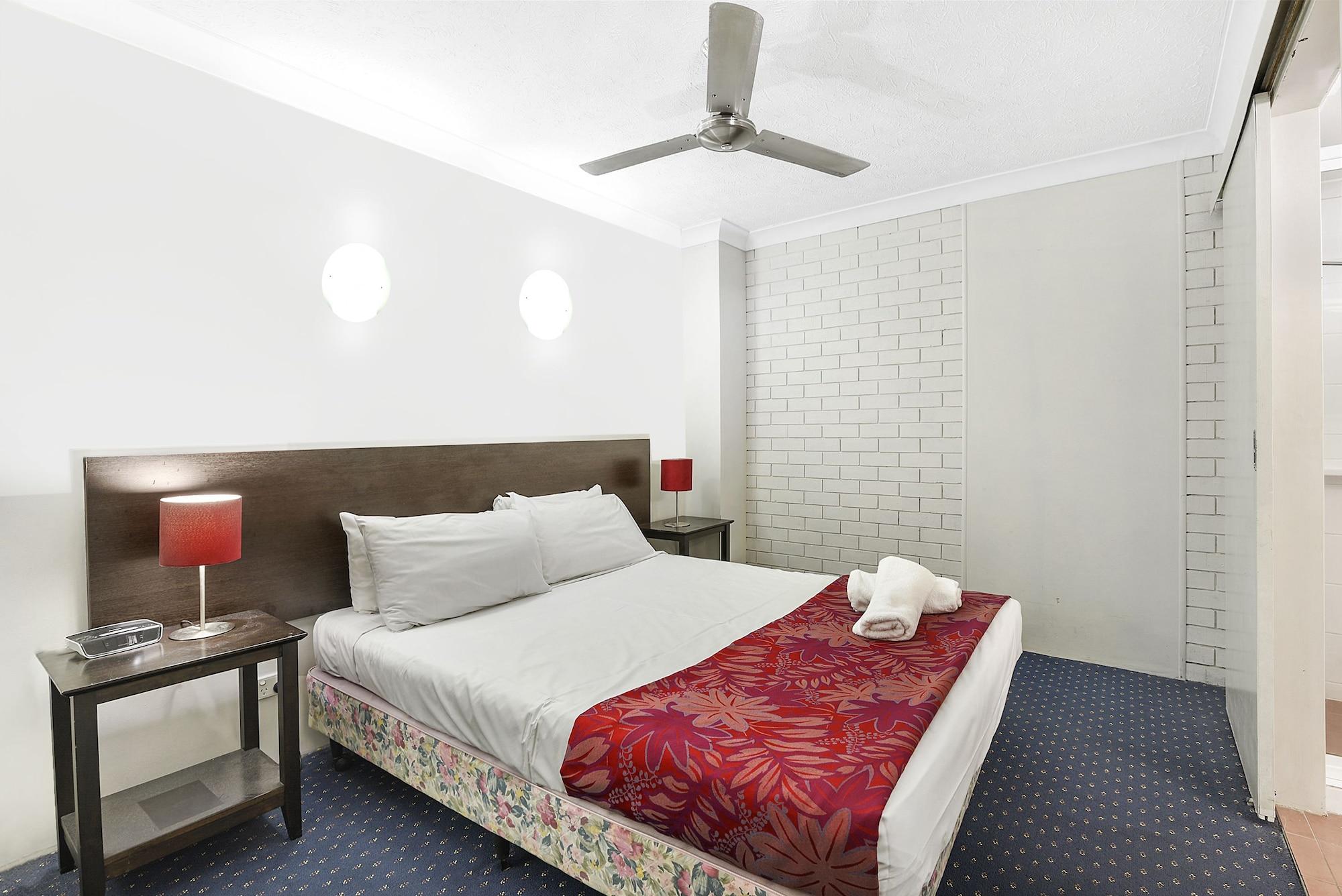Broadbeach Travel Inn Apartments Гоулд Коуст Екстериор снимка