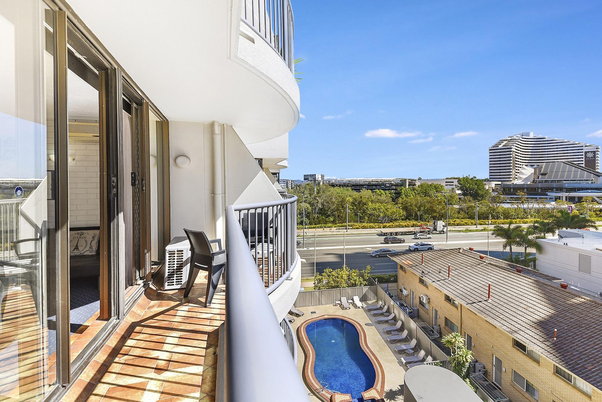 Broadbeach Travel Inn Apartments Гоулд Коуст Екстериор снимка
