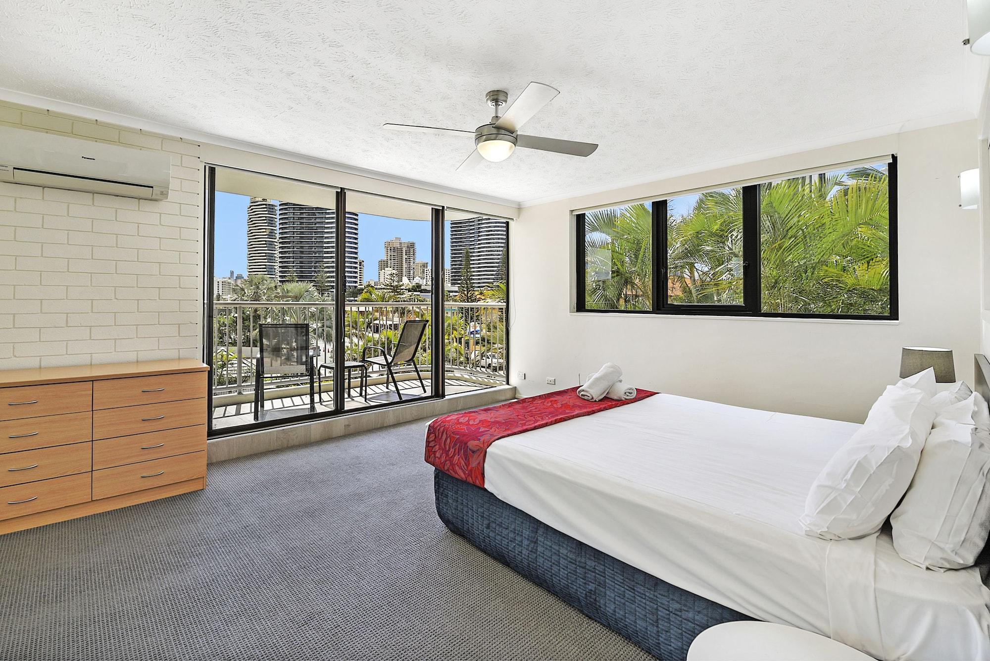 Broadbeach Travel Inn Apartments Гоулд Коуст Екстериор снимка