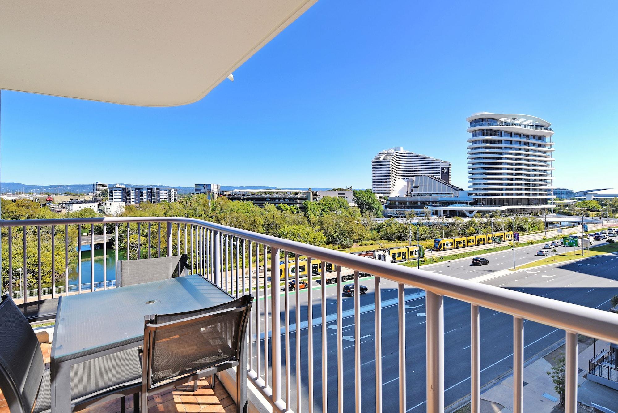 Broadbeach Travel Inn Apartments Гоулд Коуст Екстериор снимка