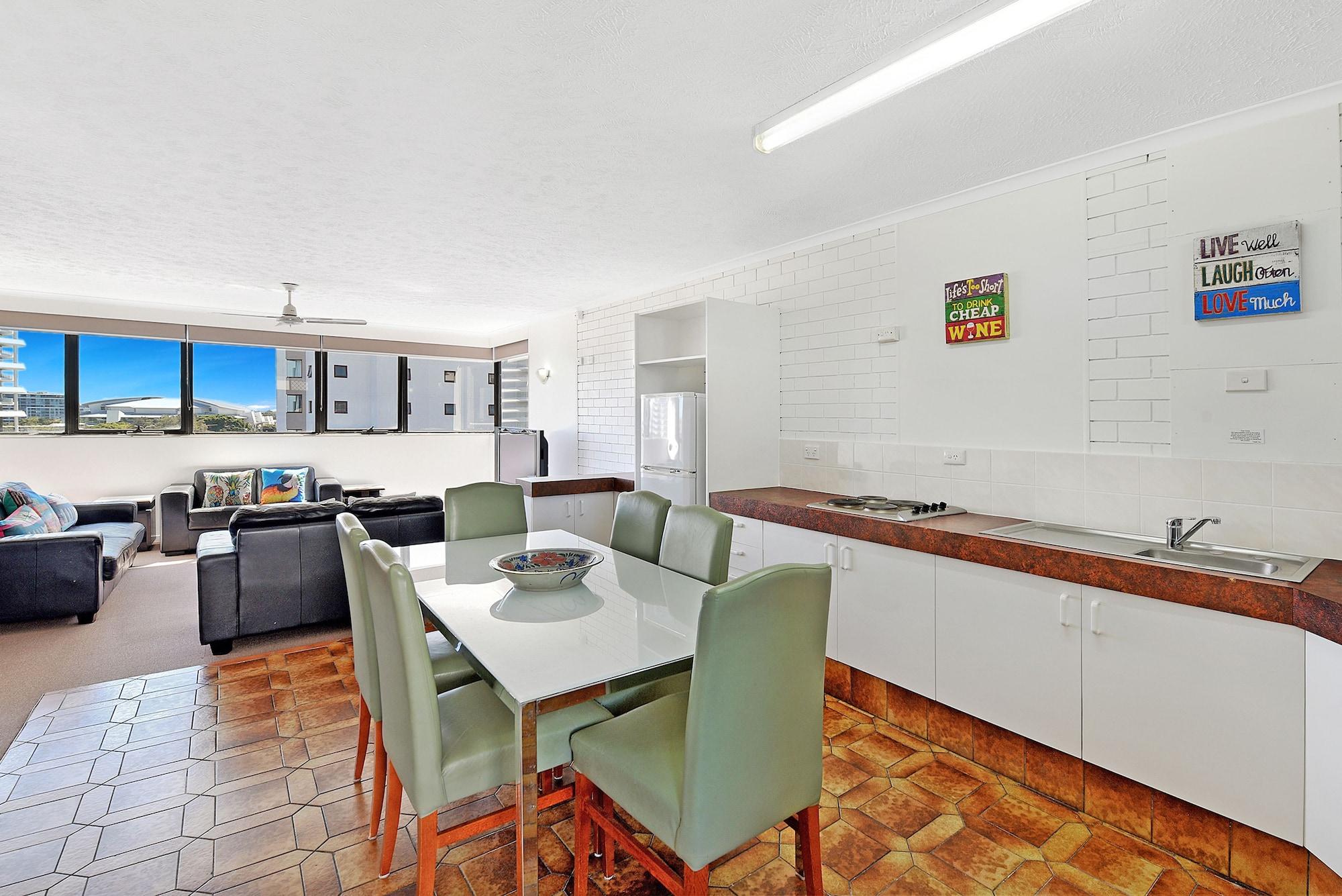 Broadbeach Travel Inn Apartments Гоулд Коуст Екстериор снимка