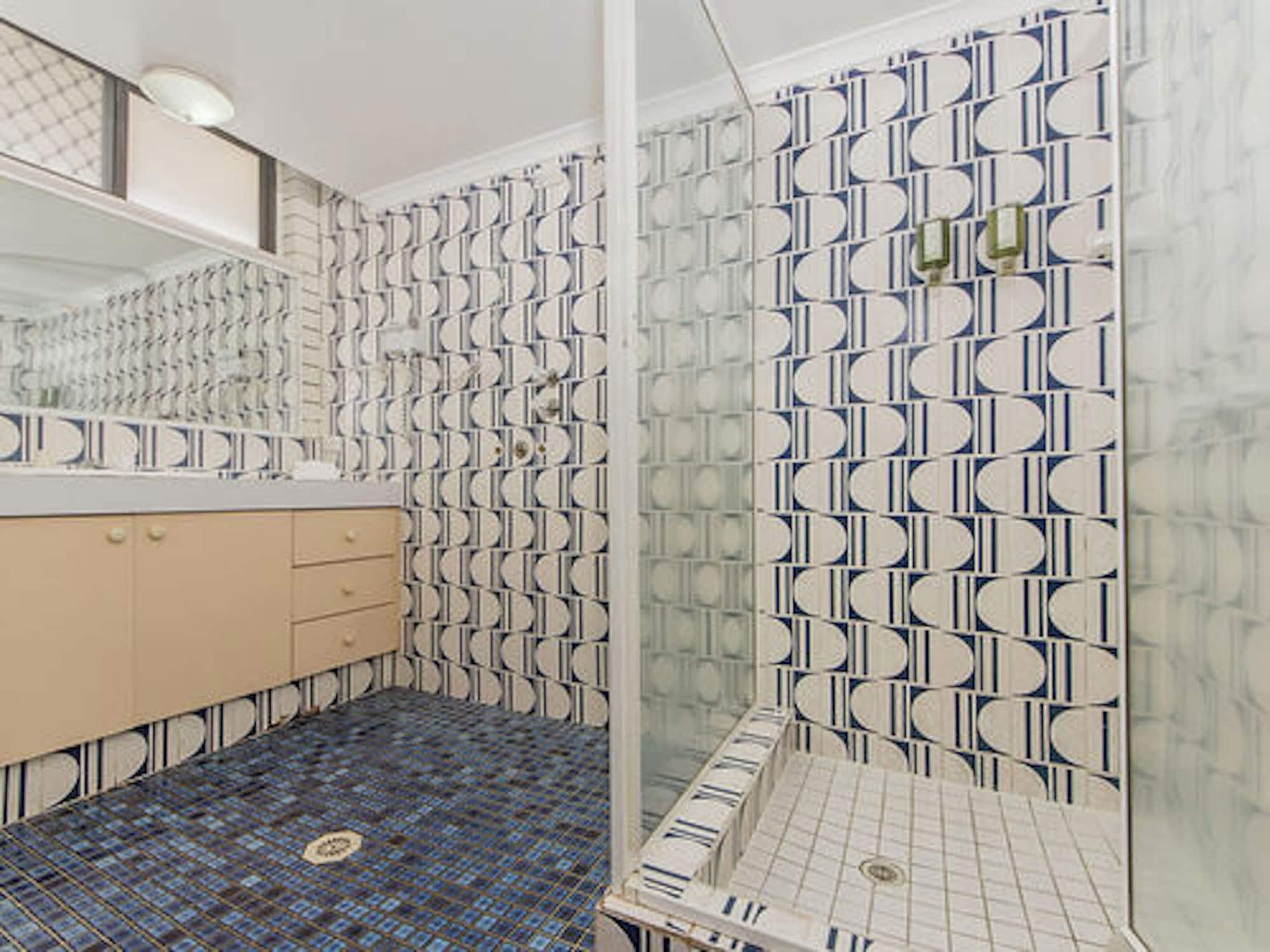 Broadbeach Travel Inn Apartments Гоулд Коуст Екстериор снимка
