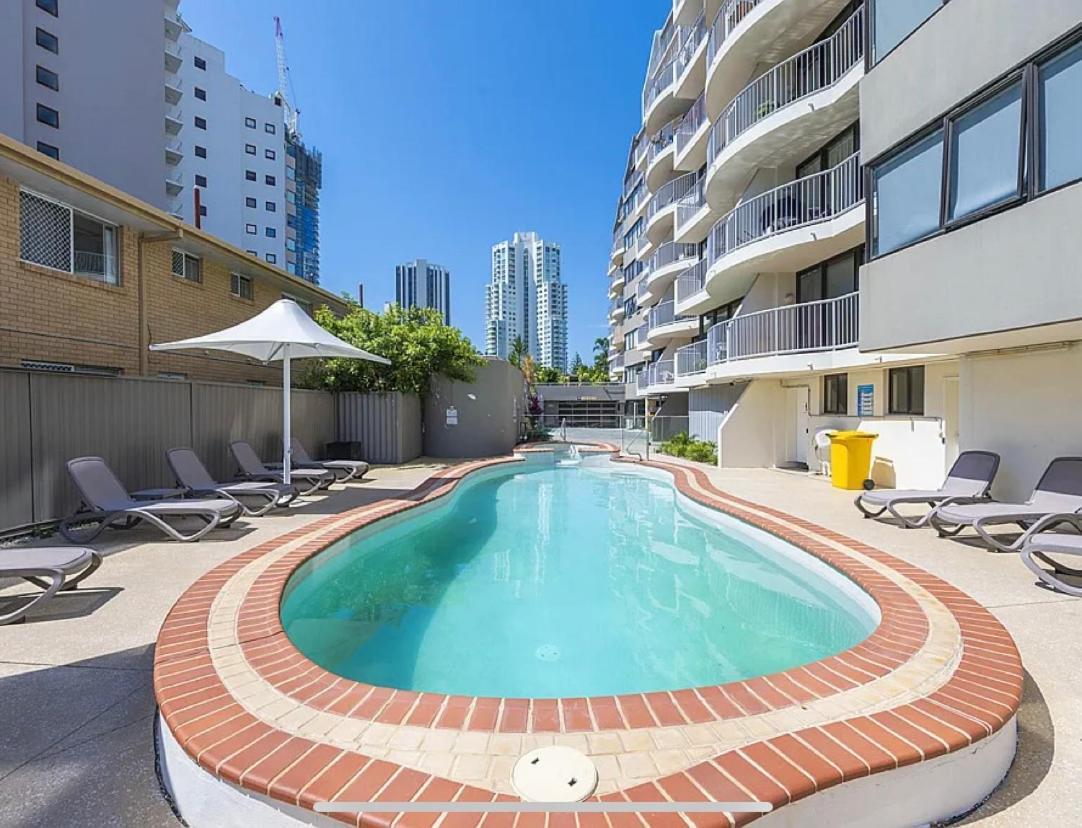 Broadbeach Travel Inn Apartments Гоулд Коуст Екстериор снимка