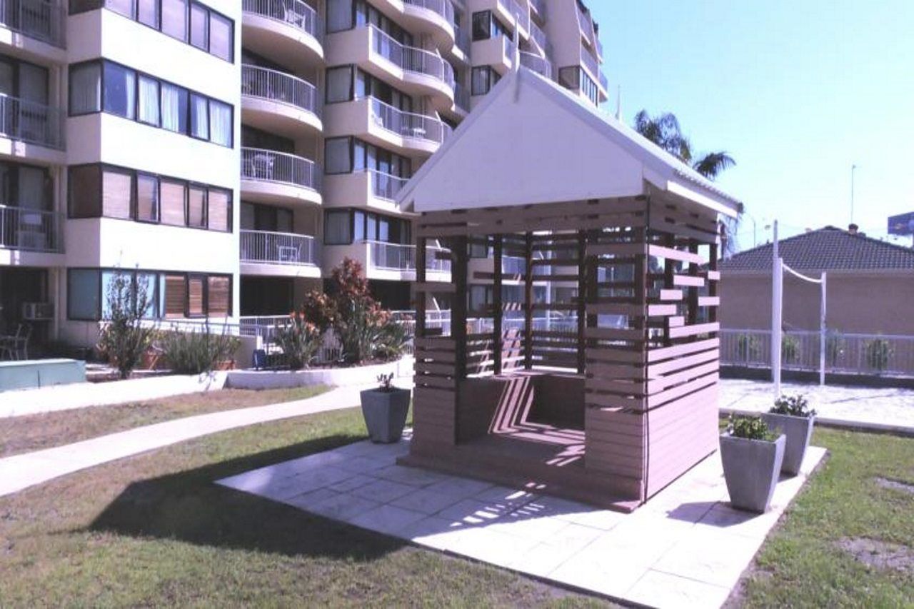 Broadbeach Travel Inn Apartments Гоулд Коуст Екстериор снимка