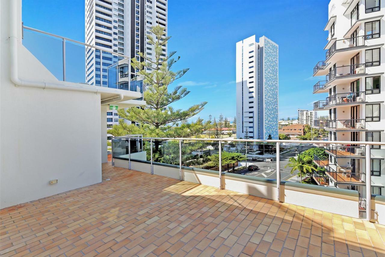 Broadbeach Travel Inn Apartments Гоулд Коуст Екстериор снимка